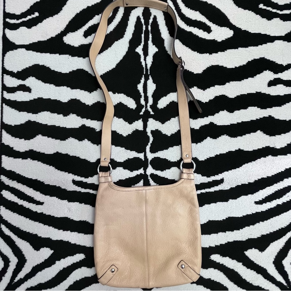 COACH Penelope Hippie Leather Cross-body Bag F14679 - Picture 2 of 12